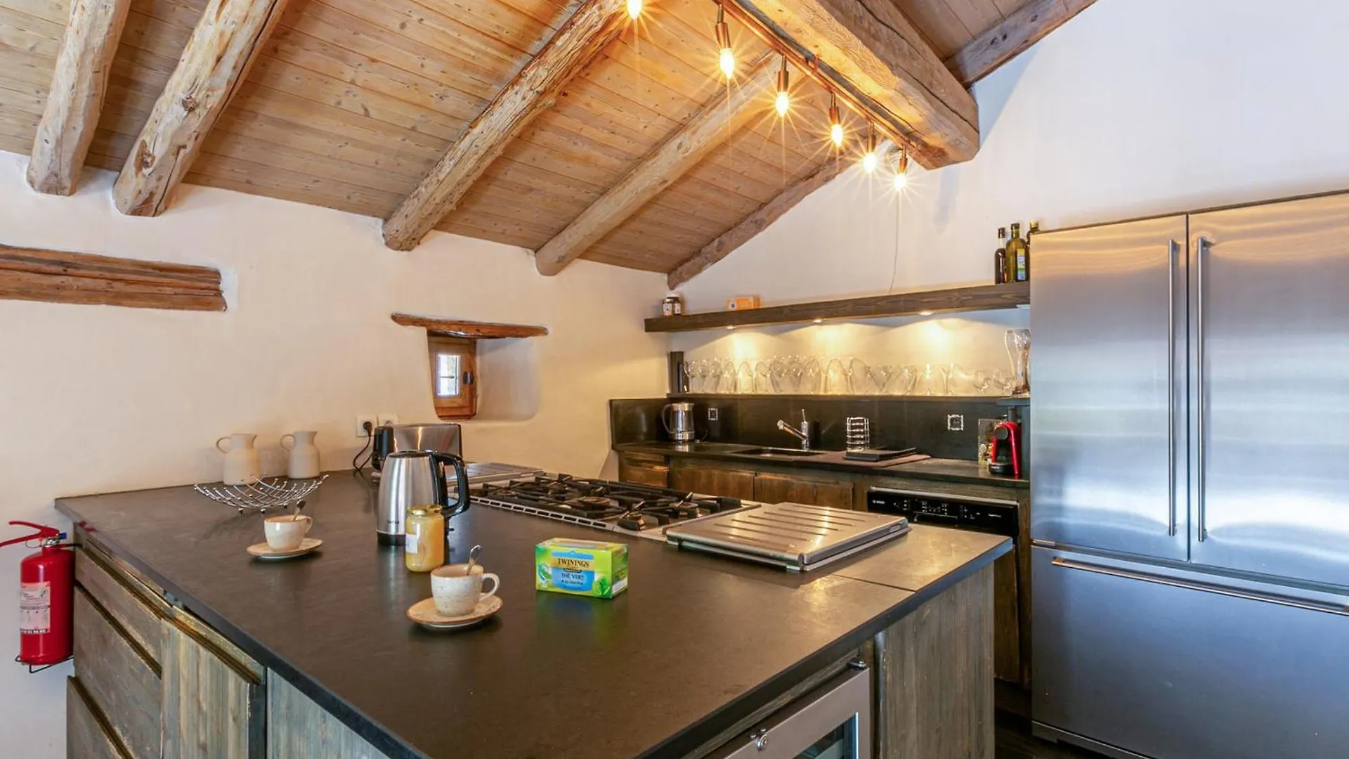 Chalet 17°C Restaure, 4 Ch, Au Coeur Du Vieux Val-D'Isere, Grande Cheminee, Proche Pistes, Parking, Wifi - Fr-1-694-358 Francia