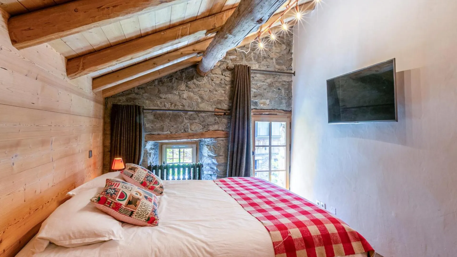 Chalet 17°C Restaure, 4 Ch, Au Coeur Du Vieux Val-D'Isere, Grande Cheminee, Proche Pistes, Parking, Wifi - Fr-1-694-358