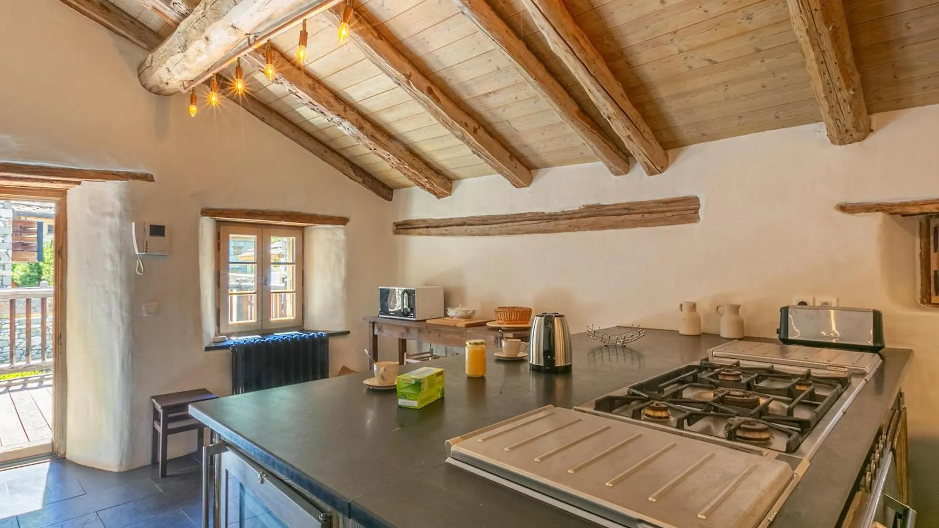 Chalet 17°C Restaure, 4 Ch, Au Coeur Du Vieux Val-D'Isere, Grande Cheminee, Proche Pistes, Parking, Wifi - Fr-1-694-358 Francia